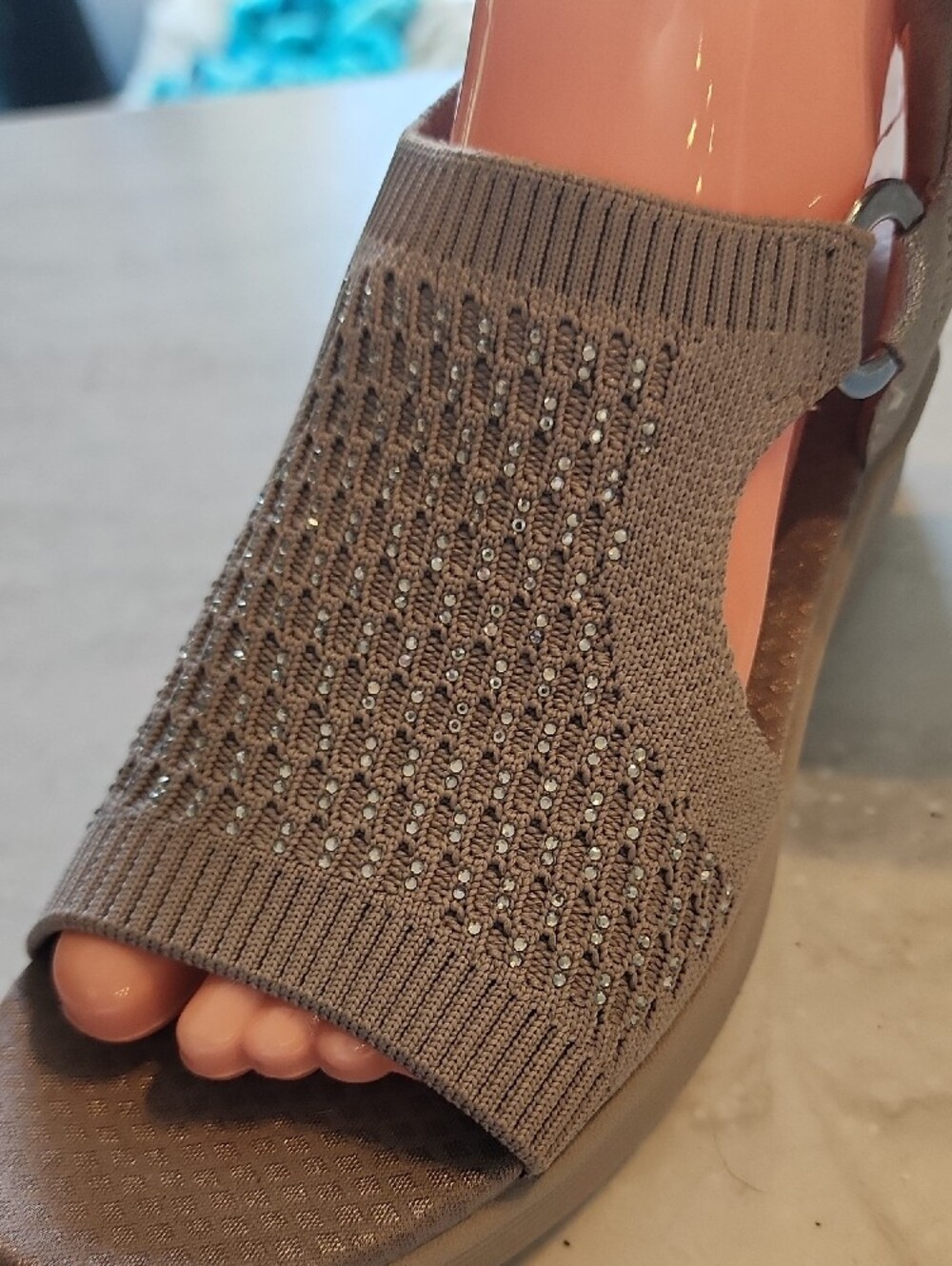 8.5 Sketchers Martha Stewart Taupe Knit Wedge Sandals with Silver Accent - Picture 3 of 9